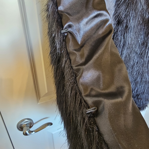 Black Faux Fur Vest - Picture 4 of 4